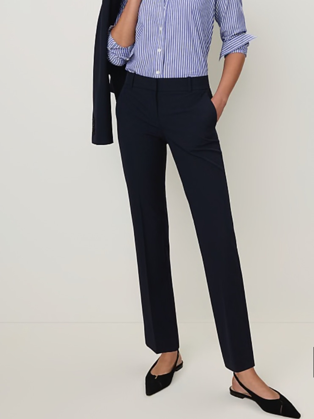 Ann Taylor Seasonless Stretch Straight Pant in Navy